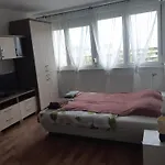 Pillango Parki Kis Lakas 15 Percre A Belvarostol